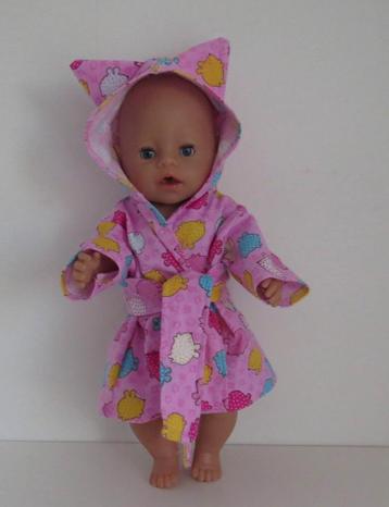 poppenkleertjes babypop born 43cm (ochtendjas) beschikbaar voor biedingen