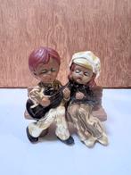 Romantisch vintage beeldje Japan – serenade op bankje, Ophalen of Verzenden, Zo goed als nieuw, Mens