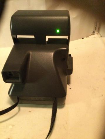 Te koop Polaroidcamera beschikbaar voor biedingen