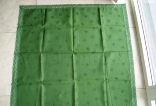 borduren Tafellaken aida rood groen / damast kruissteek kers, Hobby en Vrije tijd, Borduren en Borduurmachines, Nieuw, Borduurpakket