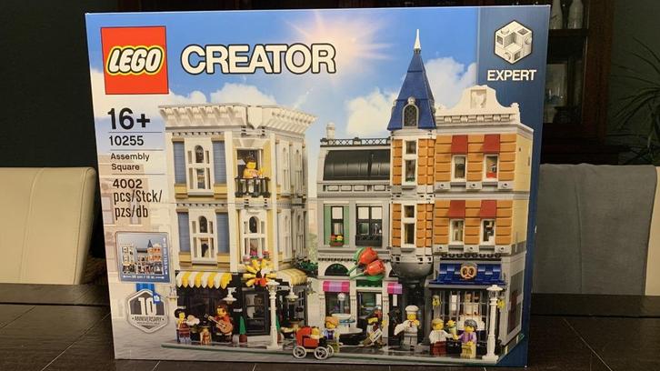 Lego 10255 Assembly Square, NIEUW IN DOOS!, Kinderen en Baby's, Speelgoed | Duplo en Lego, Nieuw, Lego, Complete set, Ophalen