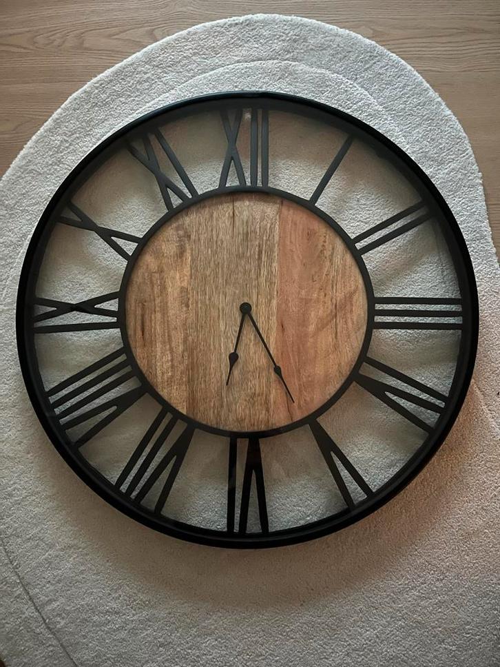 Nieuwe RIVERDALE wandklok 76cm - Nooit gebruikt!, Huis en Inrichting, Woonaccessoires | Klokken, Nieuw, Wandklok, Analoog, Ophalen of Verzenden