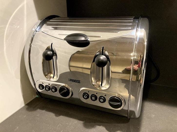 Te koop Princess New Classics Toaster 4-Slice (2388), Witgoed en Apparatuur, Broodroosters, Zo goed als nieuw, Uitneembare kruimellade