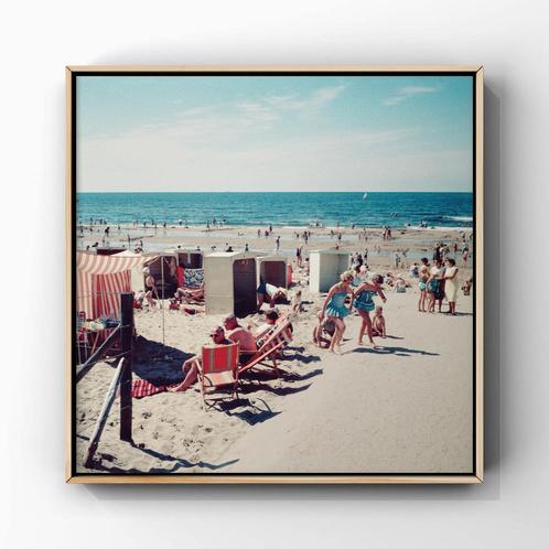 Fine Art Badgasten in Wijk aan Zee, 1960 Analoge kleuren, Huis en Inrichting, Woonaccessoires | Wanddecoraties, Ophalen of Verzenden