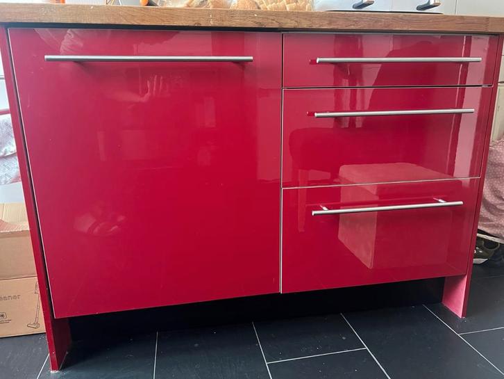 Rode Hoekkeuken met Apparatuur, Huis en Inrichting, Keuken | Complete keukens, Gebruikt, Hoekkeuken, Rood, Kunststof, Greeploos