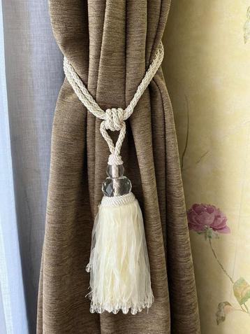 Royale elegante embrasses Nieuw Kristal-look  beschikbaar voor biedingen