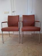 2 lederen stoelen met rvs poten, Huis en Inrichting, Overige kleuren, Ophalen of Verzenden, Zo goed als nieuw, Metaal