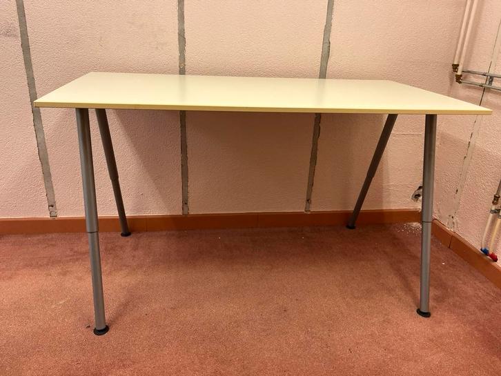 Bureau IKEA, Huis en Inrichting, Bureaus, Gebruikt, Bureau, In hoogte verstelbaar, Ophalen
