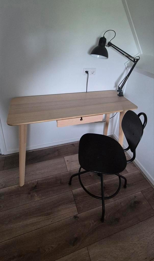 Aangeboden Complete Set Bureau+Stoel & Lamp, Huis en Inrichting, Bureaus, Zo goed als nieuw, Bureau, Ophalen