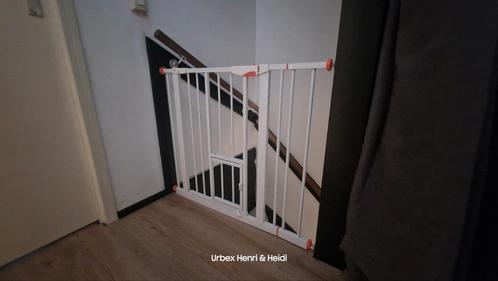Traphekje met deur, Kinderen en Baby's, Traphekjes, Zo goed als nieuw, Klemhekje, Metaal of IJzer, 100 tot 115 cm, Ophalen of Verzenden