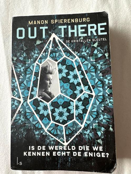 Out There - Manon Spierenburg, Boeken, Science fiction, Gelezen, Ophalen of Verzenden