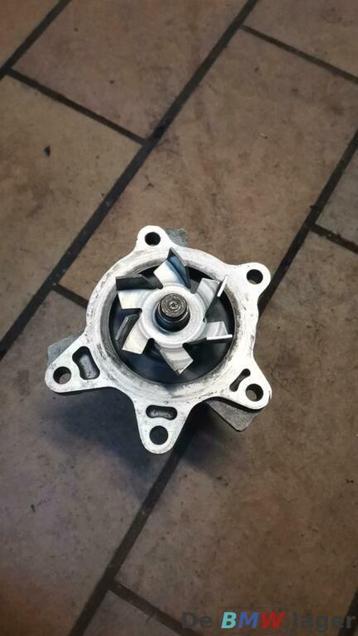 Waterpomp Mini R50 One Diesel 11517790871 beschikbaar voor biedingen