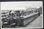 De UK-vrouwen uit Wick maken de haringen schoon, 1927, Gelopen, Ambachten of Beroep, 1920 tot 1940, Verzenden