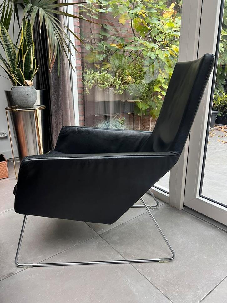 LABEL DON STRAK DESIGN RELAX FAUTEUIL ZWART LEREN STOEL, Huis en Inrichting, Fauteuils, Zo goed als nieuw, Leer, Metaal, 50 tot 75 cm
