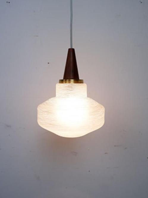 Vintage hanglamp jaren 60, Huis en Inrichting, Lampen | Hanglampen, Gebruikt, Minder dan 50 cm, Glas, Hout, Ophalen of Verzenden