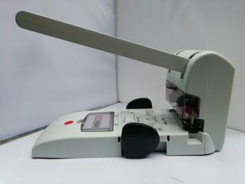 Novus B2200 Perforator voor max. 200 vellen per keer beschikbaar voor biedingen