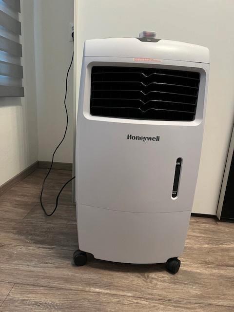 Honeywell luchtkoeler, Witgoed en Apparatuur, Ventilatoren, Zo goed als nieuw, Vloerventilator, Ventilator met afstandsbediening