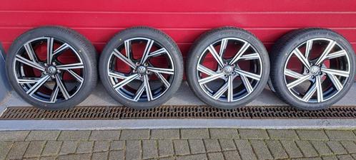 17 inch Bergamo  Polo GTI/R wielen met zomerbanden 215/45R17, Auto-onderdelen, Banden en Velgen, Banden en Velgen, Zomerbanden