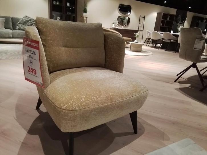 Comfortabele fauteuil Joya - Showmodel, Huis en Inrichting, Fauteuils, Zo goed als nieuw, 50 tot 75 cm, 75 tot 100 cm, Ophalen