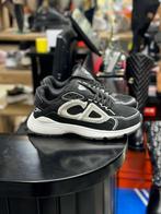 Zwarte Sneakers met Witte Accenten, Ophalen of Verzenden, Zo goed als nieuw, Zwart, Sneakers of Gympen