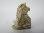 Antiek Chinees jade amulet / hanger sterrenbeeld draak,, Overige voorstellingen, Ophalen of Verzenden, Zo goed als nieuw, Steen of Mineraal