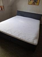 Een donkergrijs boxspring bed met matrassen en achterwand, Ophalen, Gebruikt, Tweepersoons, 180 cm