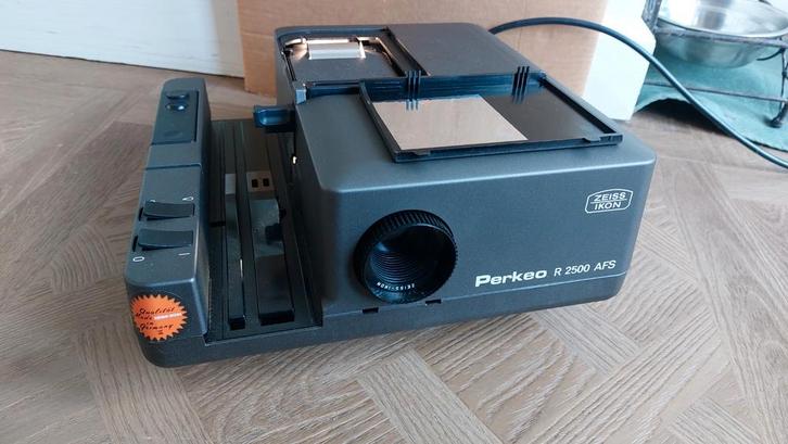 Zeiss Ikon Perkeo R 2500 AFS Diaprojector, Audio, Tv en Foto, Diaprojectors, Gebruikt, Ophalen
