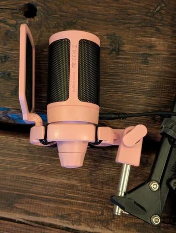 ️ Fifine A6V USB RGB-microfoon (roze) – zo goed als nieuw! beschikbaar voor biedingen