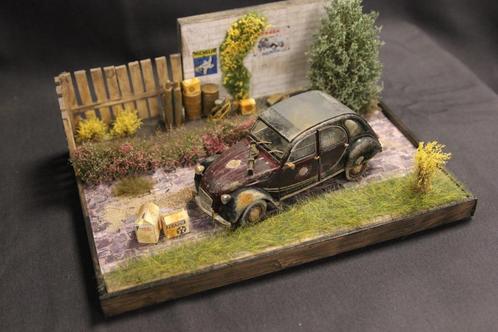 Diorama Achtertuin met Citroën 2CV 1:24, Hobby en Vrije tijd, Modelbouw | Figuren en Diorama's, Nieuw, Diorama, Groter dan 1:35