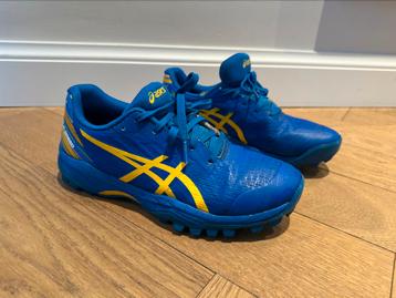 Ascics veld hockeyschoen maat 40 (valt klein) beschikbaar voor biedingen