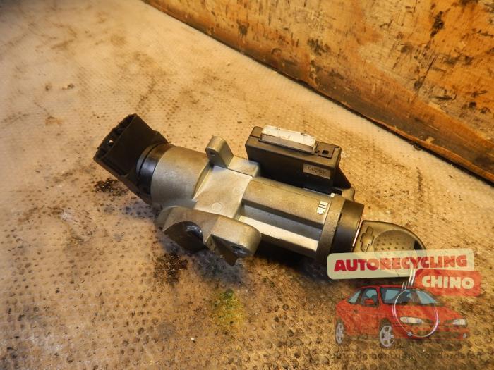 Kontaktslot + Sleutel van een Chevrolet Spark, Auto-onderdelen, Overige Auto-onderdelen, Gebruikt, 3 maanden garantie, Ophalen