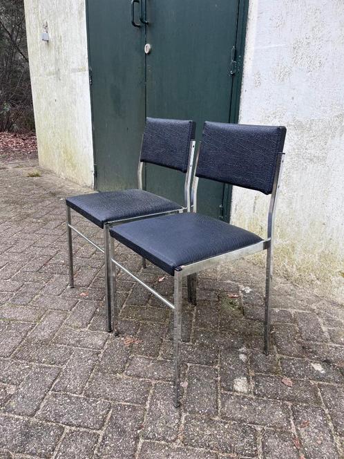 Vintage chromen stoeltjes | stapelbaar, Verzamelen, Retro, Huis en Inrichting, Ophalen