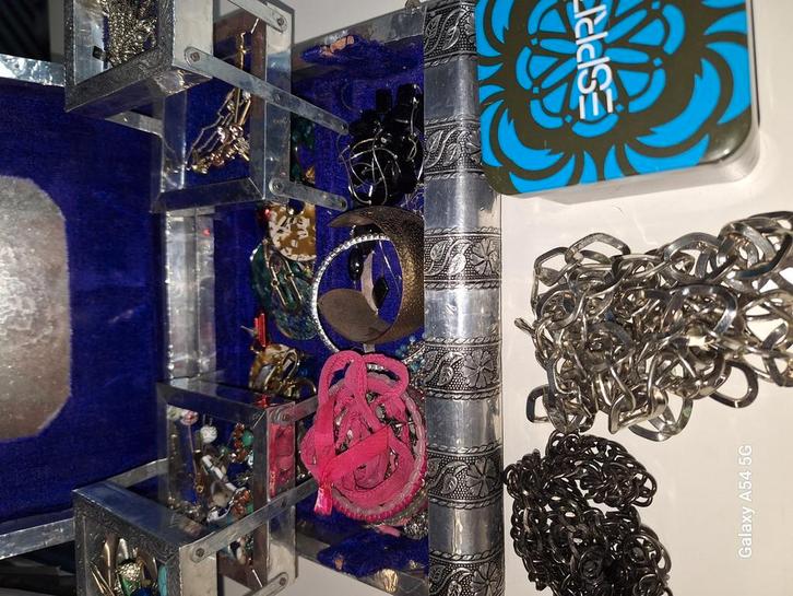 Gevulde sieradendoos, Sieraden, Tassen en Uiterlijk, Overige Accessoires, Zo goed als nieuw, Ophalen of Verzenden