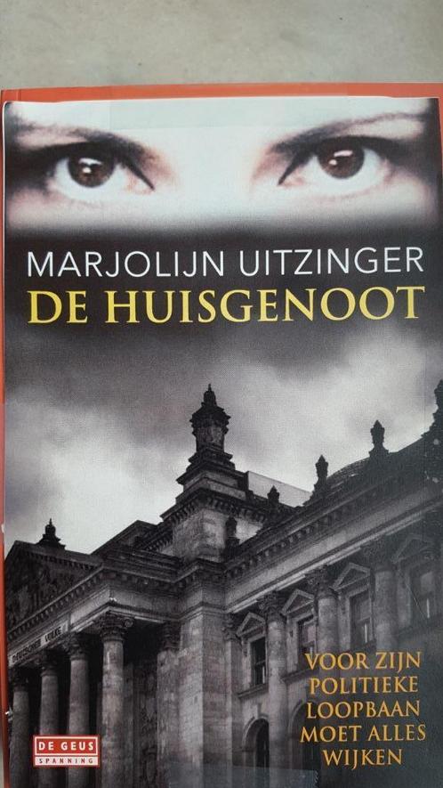 De Huisgenoot. Marjolijn Uitzinger, Boeken, Thrillers, Zo goed als nieuw, Ophalen of Verzenden