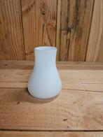 Wit glazen vaasje, Wit, Ophalen of Verzenden, Minder dan 50 cm, Glas