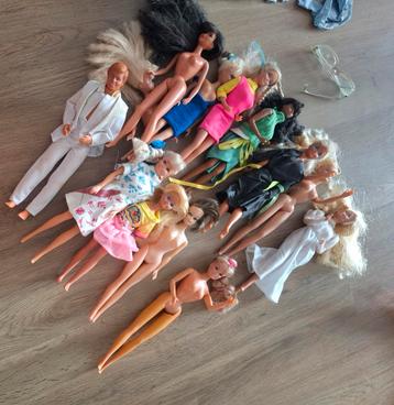 Vintage Barbie poppen jaren 80 + kleding beschikbaar voor biedingen