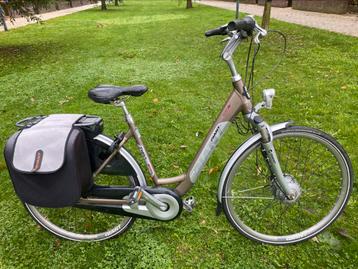 Hele nette Giant Twist E-bike, frame 50cm, 8 versnellingen beschikbaar voor biedingen