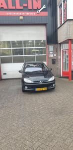 Peugeot 206 1.4 16V XS 3D 2004 Zwart, Auto's, Peugeot, Voorwielaandrijving, 1360 cc, 31 €/maand, 4 cilinders
