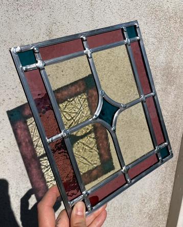Glas in lood paars blauw geel antiek glas  beschikbaar voor biedingen