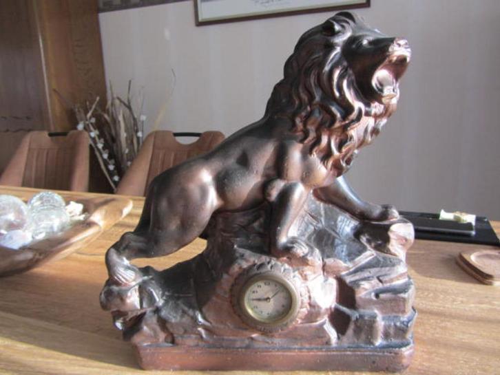 Antieke Leeuwen klok, Antiek en Kunst, Antiek | Klokken, Ophalen of Verzenden