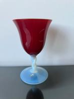 Murano vaas kelk rood met Sabino voet, Antiek en Kunst, Antiek | Glas en Kristal, Ophalen of Verzenden