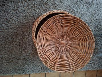 Prachtige grote ronde rieten mand met deksel, rotan beschikbaar voor biedingen
