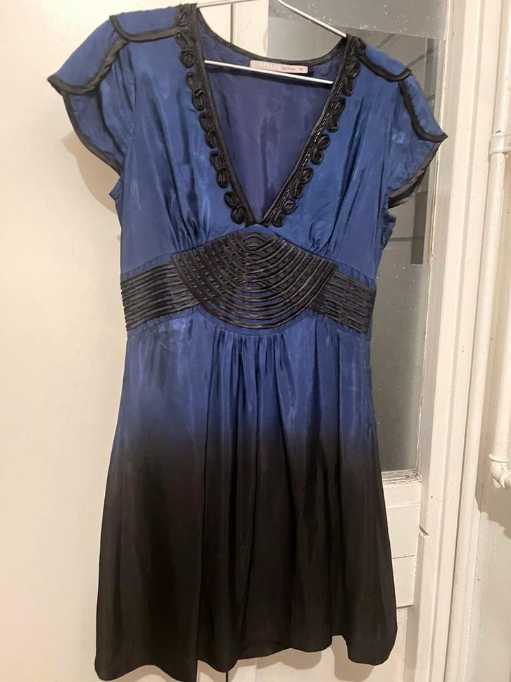 (100) Prachtige dames jurk. Maat 36, Kleding | Dames, Jurken, Zo goed als nieuw, Maat 38/40 (M), Zwart, Onder de knie, Ophalen of Verzenden