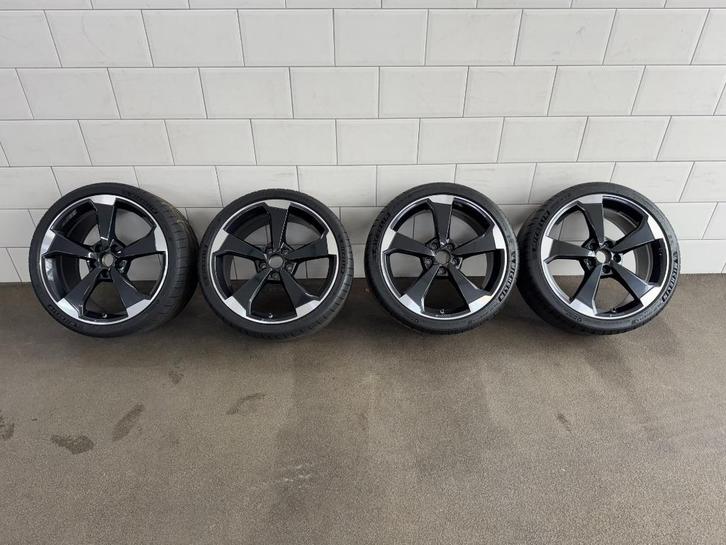 Audi OEM RS3 19 inch zwarte rotors zomerset Michelins, Auto-onderdelen, Banden en Velgen, Banden en Velgen, Zomerbanden, 19 inch