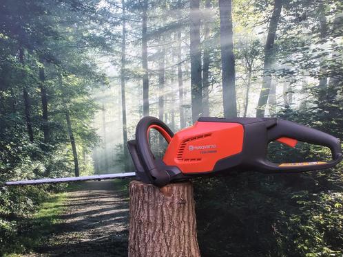Husqvarna 136 LiHD45 accu heggenschaar, Tuin en Terras, Heggenscharen, Gebruikt, Accu, Ophalen