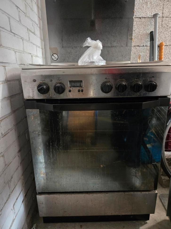 Gasfornuis met Oven – 4‑pits – Goed werkend, Witgoed en Apparatuur, Fornuizen, Gebruikt, Vrijstaand, Gas, 5 kookzones of meer