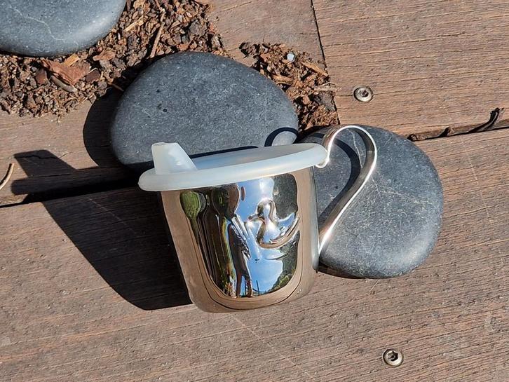 Verzilverd kinderbekertje eendje drinkdeksel vintage, Antiek en Kunst, Antiek | Goud en Zilver, Zilver, Ophalen of Verzenden