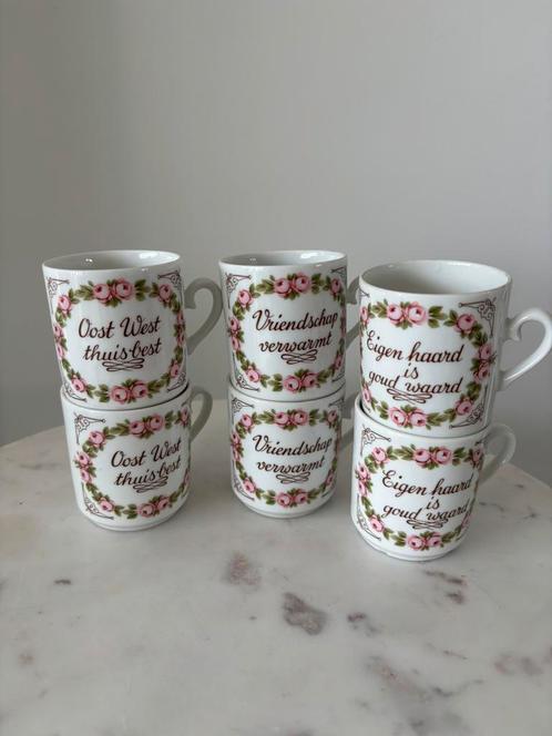Set van 6 vintage theemokken met Nederlandse gezegden, Huis en Inrichting, Keuken | Servies, Zo goed als nieuw, Kop(pen) en/of Schotel(s)