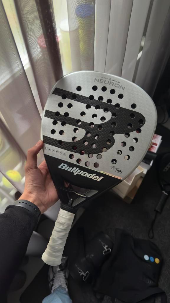Bullpadel Neuron 25 Hybrid Padelracket, Sport en Fitness, Padel, Gebruikt, Padelracket, Ophalen of Verzenden
