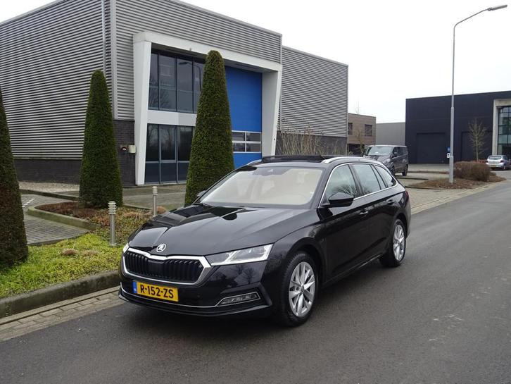 Skoda Octavia Combi 1.4 TSI iV PHEV Sportline | Panodak |100, Auto's, Skoda, Bedrijf, Te koop, Octavia, ABS, Achteruitrijcamera